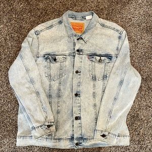 Preowned lightly worn Levi’s denim jacket XXL